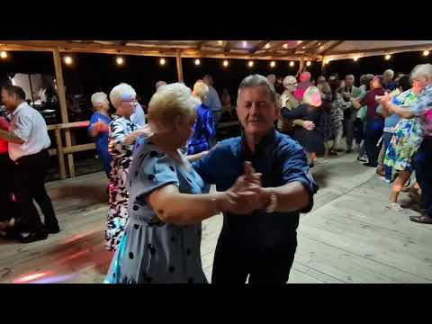 16 września 2023 ŚWIETNA PARA TANECZNA - WÓJT gminy Chlewiska z małżonką w Ostałowie!