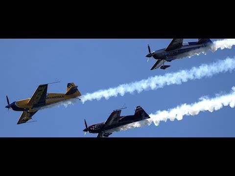 360 Video: Aerobatic formation flying