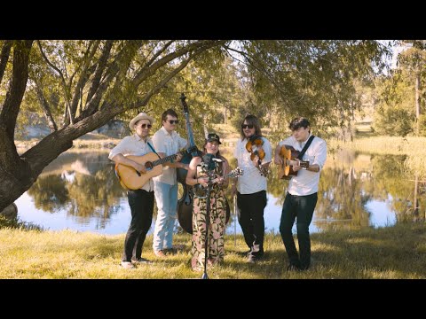 AJ Lee & Blue Summit, "Fishin' in the Dark" (Sierragrass Sessions)