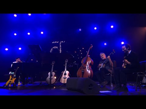 Jacob Collier Feat. Bela Fleck & Julian Lage - Norwegian Wood/Don't Think Twice, It's Alright