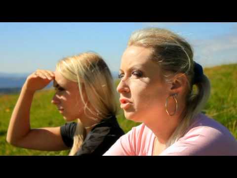 Claudia i Kasia Chwołka - Kapliczka