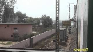 preview picture of video 'Garib Rath Xing Krishna river bridge before entering Vijayawada Jn'