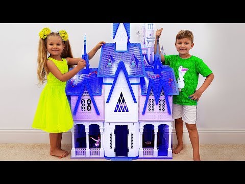 Diana and Roma play with Frozen 2 toys