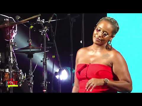 Jenifer Solidade -  (SHOW Festival Alou Fest)