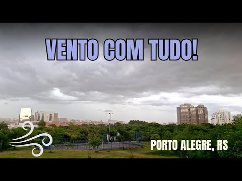 Vendaval em Porto Alegre, cidade tem radical virada no tempo - 15/12/2025