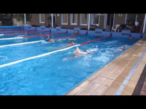 10-11/09/2016 in the pool