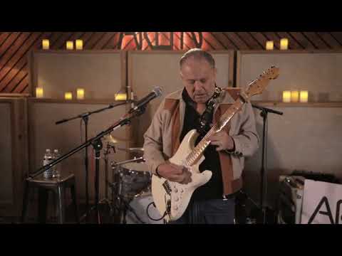 Awesome Jimmie Vaughan video recorded at Arlyn Studios Austin playing Custom Grammatico Kingsville