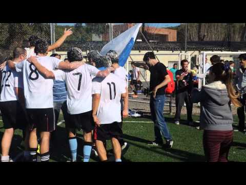 Una hincha de San Roman XI se copó con la espuma