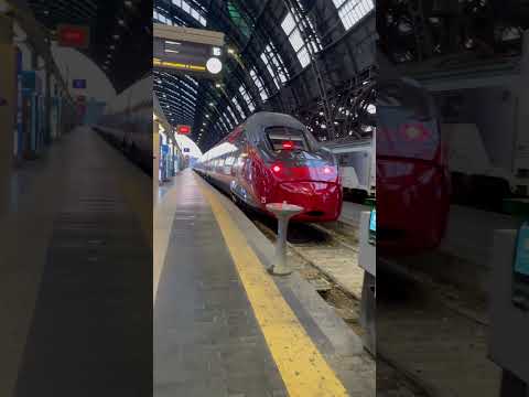 Quanto é BELLO questo FRECCIA Rossa🔥 #treno #milano #milanocentrale #frecciarossa #stazione