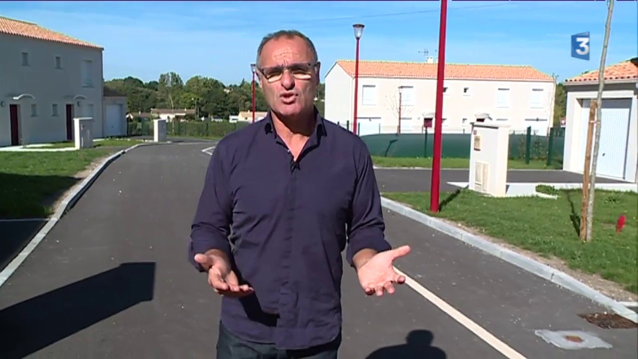 Watch video Enquête. Le scandale des “maisons fantômes” d'EDF autour de la centrale du Blayais en Gironde Enquête. Le scandale des “maisons fantômes” d'EDF autour de la centrale du Blayais en Gironde