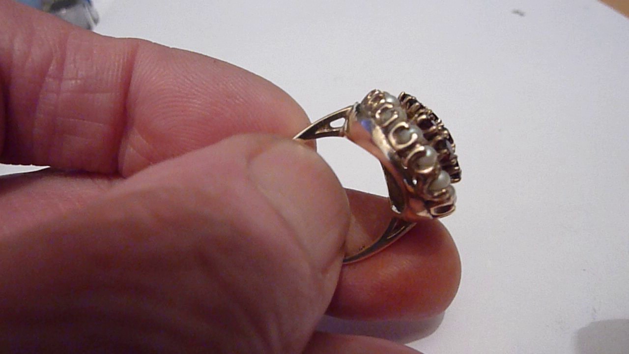 Large Vintage 9 Carat Gold, Garnet & Pearl Dress Ring. Size. N/O