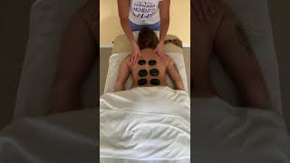 Masaje relax con piedras calientes