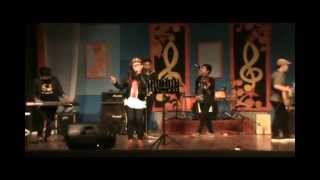 Arvella feat Inda New AFI 2013-Sahabat Sendiri (Live)