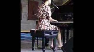 Vienna Teng @ Millenium Plaza Park "Shasta"