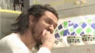 Los Autenticos Decadentes - Me tiro a la basura (video oficial) [HD]