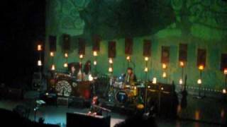 Crowded House Glasgow 2010 - Impromptu song and new song - Archers Arrows