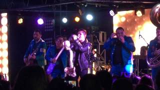 Regulo Caro - El escudo del chavo, la Tiendita, El Rubio ( en vivo )