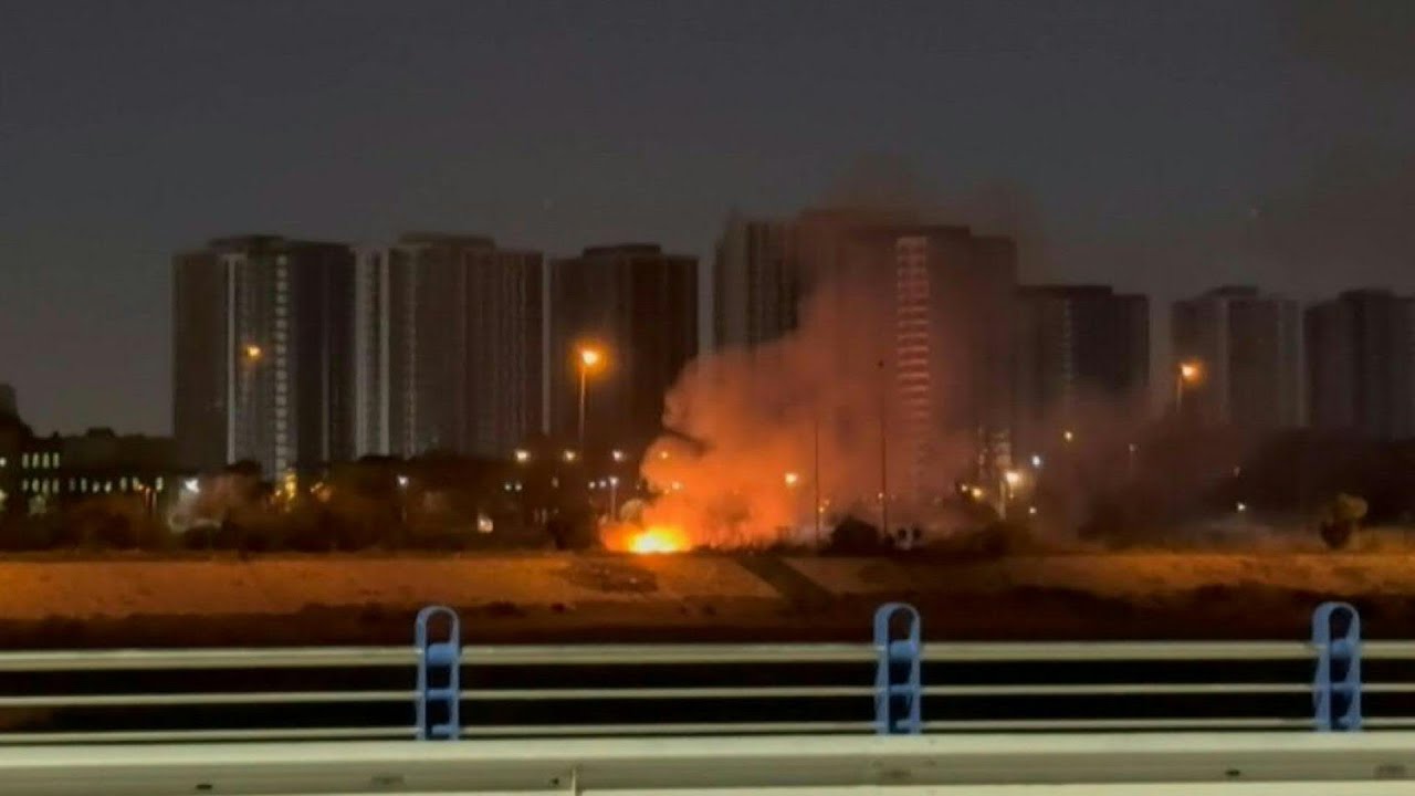 Video | Fire in vicinity of US embassy in Iraqi capital after attack | AFP
