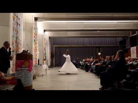 Derwisch zeigte einen Semah-Tanz auf dem 16. Abrahams-Gastmahl im Rathaus Marl  SAM 0575