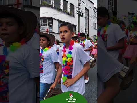 📽️#AsiFue el desfile inaugural de la semana 🏫cordobesa en #Durania
