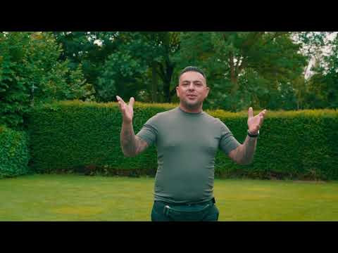 Mike Griek -  Zon Zee Strand en Liefde ( Officiële Videoclip )