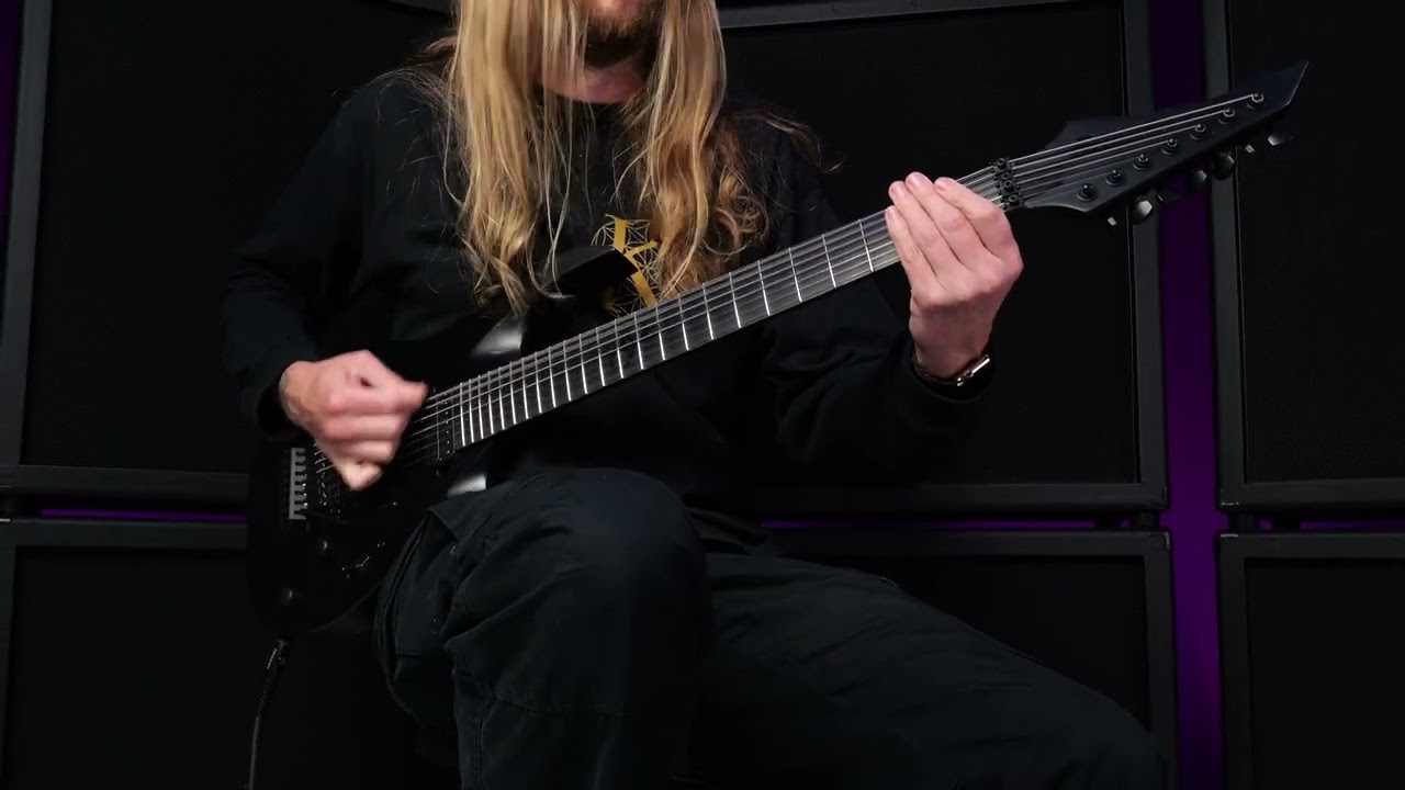 Solar A1.7FR Svart+ 7-String Electric Guitar - Svart Carbon Black Matte