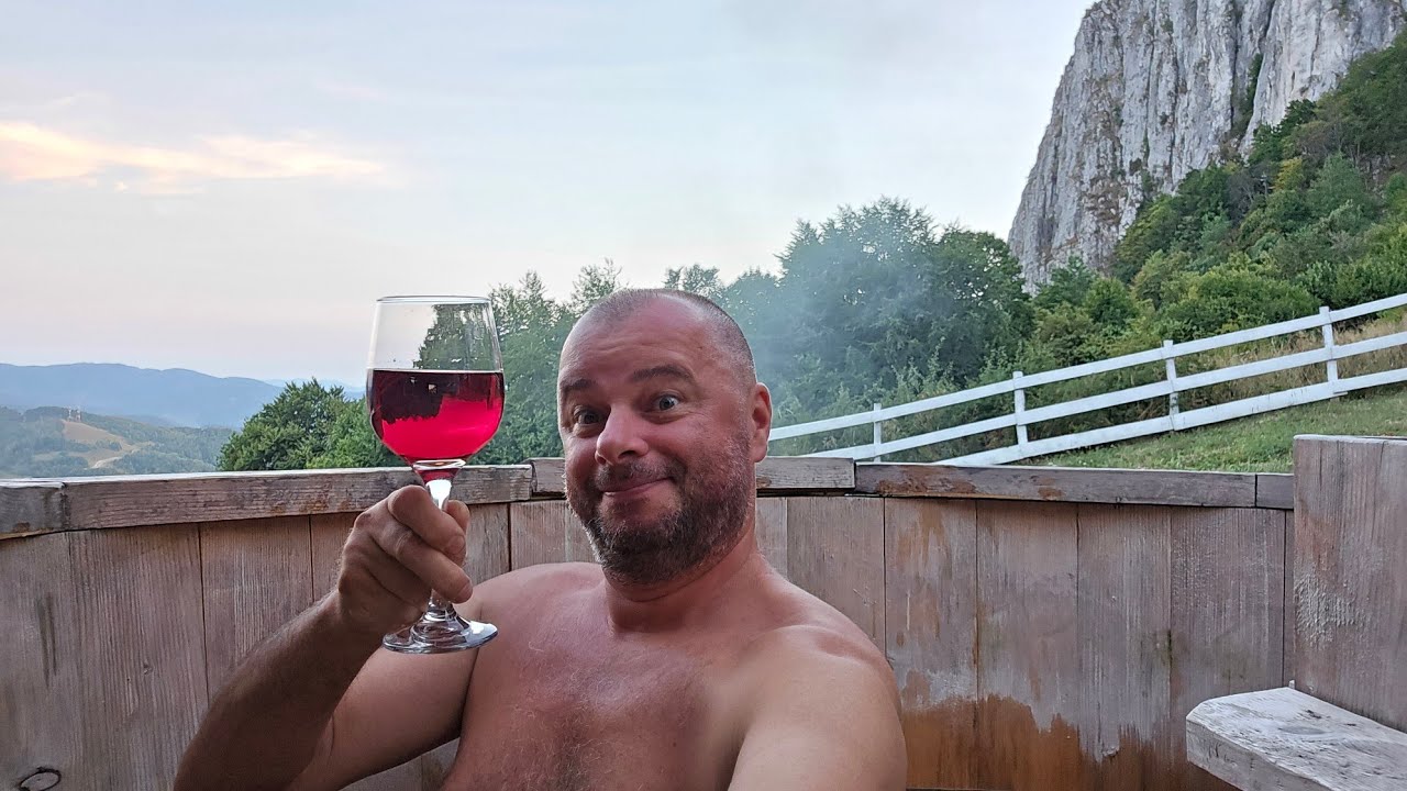 M-am cazat la Everest View & Himalaya Lodge - Locuri extraordinare la doi pași de casă!