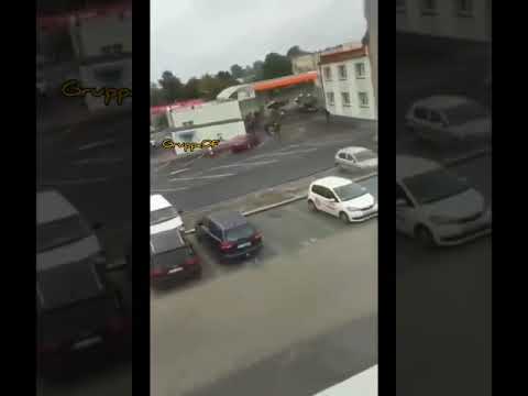 Polish Hooligans Fight  MKS Mieszko Gniezno vs JKS Jarota Jarocin