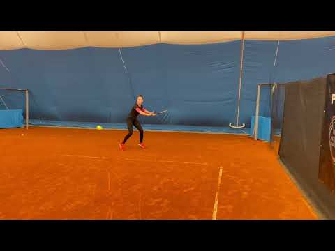 Takto hrá naša 13 ročná reprezentantka Slovenska Nikola Farkašová