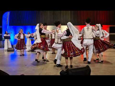 Ansamblul Artistic Profesionist "Constantin Arvinte" al CJ Iasi suită de dansuri din Muntenia