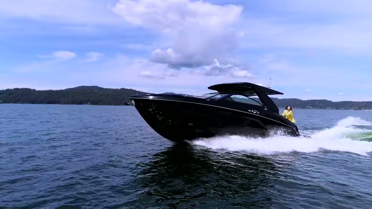 Cruisers Yachts 34 GLS I/O - Promo Video