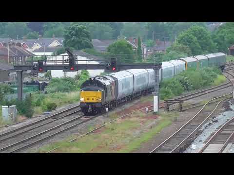 37611 passes Gloucester New Yard with 5Q42 Portbury - Crewe. 25/06/2019