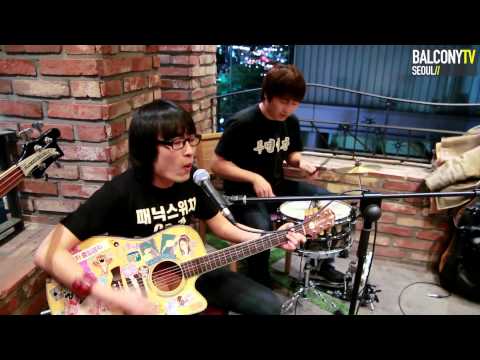 PANICSWITCH - WOLVES A CHASIN' (BalconyTV)