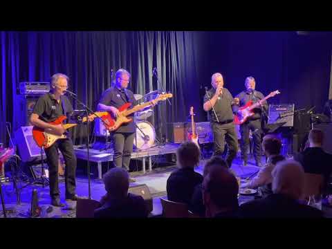 The 2 I’s Coffee Band - The Young Ones