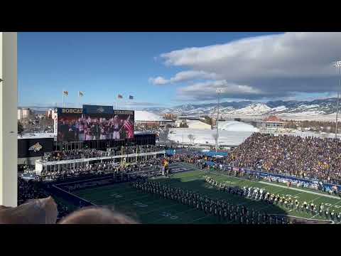 Bobcats, Grizzlies run onto field ahead of FCS semifinal Brawl of the Wild