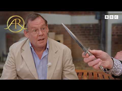 WWII SOE Fighting Dagger Stuns Owner With Four Figure Valuation | Antiques Roadshow UK