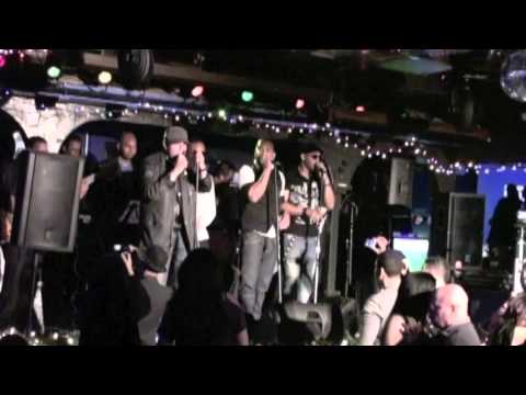 SOLO ESTOY EN VIVO - Xavier y Bajando Fino