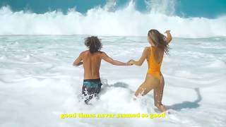 Sweet Caroline - Neil Diamond (lyrics) HD