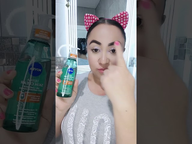 Vídeo relacionado con NIVEA Derma Skin Clear - Gel Limpiador Facial - Con Ácido Salicílico, Niacinamida y Sal Marina - Limpieza Profunda - Reduce los Poros - Elimina Puntos Negros - Piel Propensa a Imperfecciones - 150 ml
