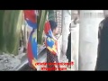 দেখুন বয়ফ্রেন্ড কে নিয়ে দুই মেয়ের �