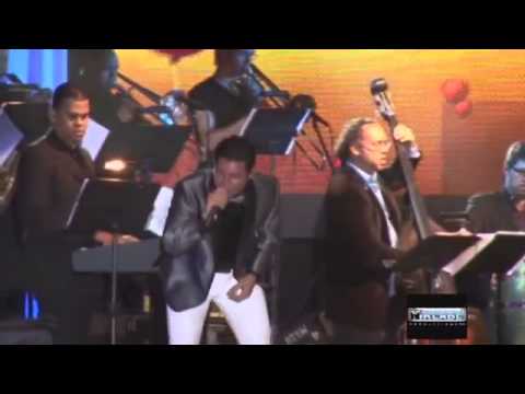 PROYECTO A - RENUNCIO -Live (Salsa en el salón 4)