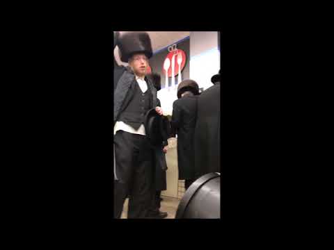 Bingo Superstore In Boro Park Selling Shtreimels