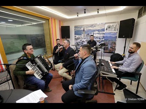 Gentian Gojani & Shaban Jetishi & Vllaznim Buxhovi & Akord - Te shkallët e tujanit (Potpuri)