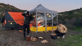 ŞİDDETLİ FIRTINADA KIŞ BAHÇELİ KARAVAN KAMPI