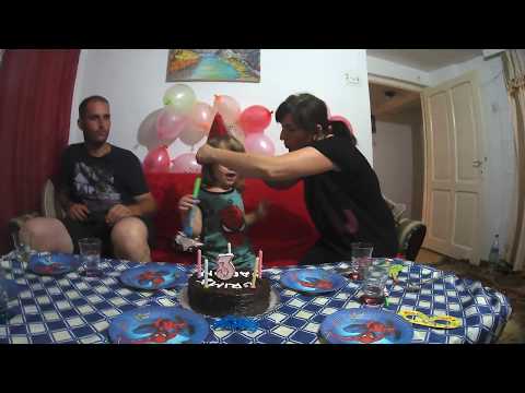 Ditelindja e 3-te e Ronit - Happy Birthday to Roni