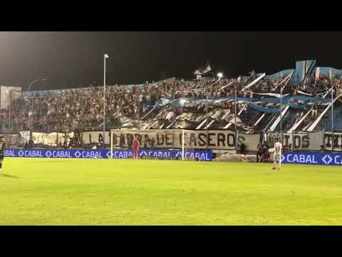 "La Barra De Caseros en Temperley." Barra: La Barra de Caseros &bull; Club: Club Atlético Estudiantes &bull; País: Argentina