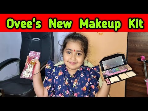 Ovee's New MakeUp Kit👩‍🦰 ओवीचा नवीन मेकअप किट 👩‍🦰 Ovee & Mumma @CrazyFoodyRanjita