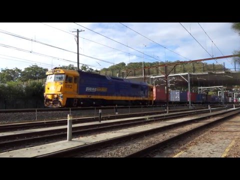 Solo 8112 with 4132 container train - 29/2/16