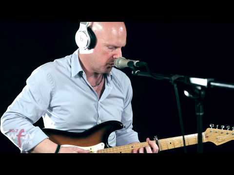 Philip Selway - "Coming Up for Air" (Live at WFUV)