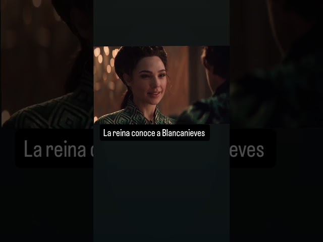 Vídeo relacionado con Disney Blancanieves, la reina malvada, cara partida Sudadera